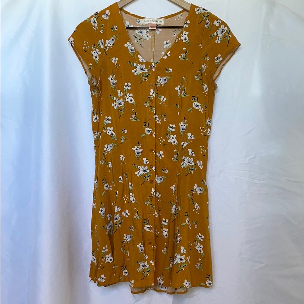 Band of Gypsies Short Sleeve Button Up Floral Mustard Dress - with pockets - S